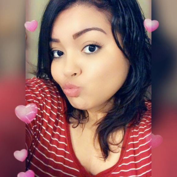 Meet your Posher, Stephannie - Picture 3 of 5